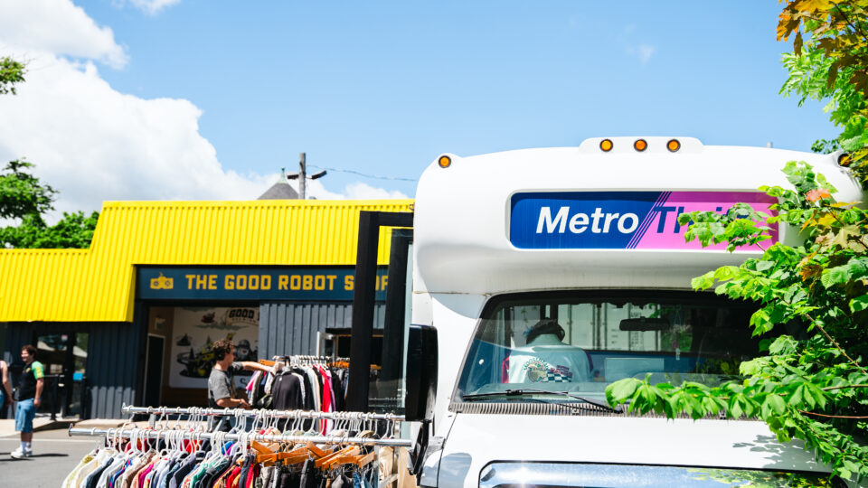 Metro Thrift Bus Pop-Up